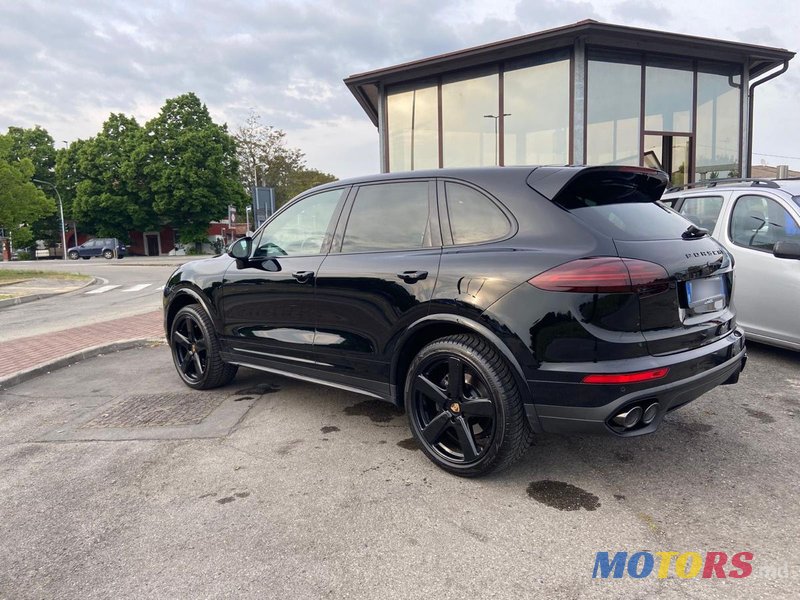 2018' Porsche Cayenne photo #3