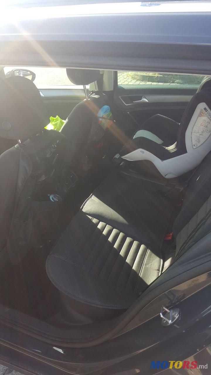 2016' Volkswagen Golf photo #6