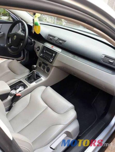 2006' Volkswagen Passat photo #2