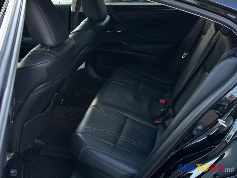 2021' Lexus Es Series photo #5