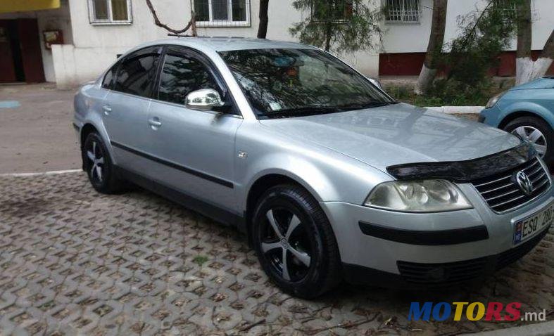 2001' Volkswagen Passat photo #1