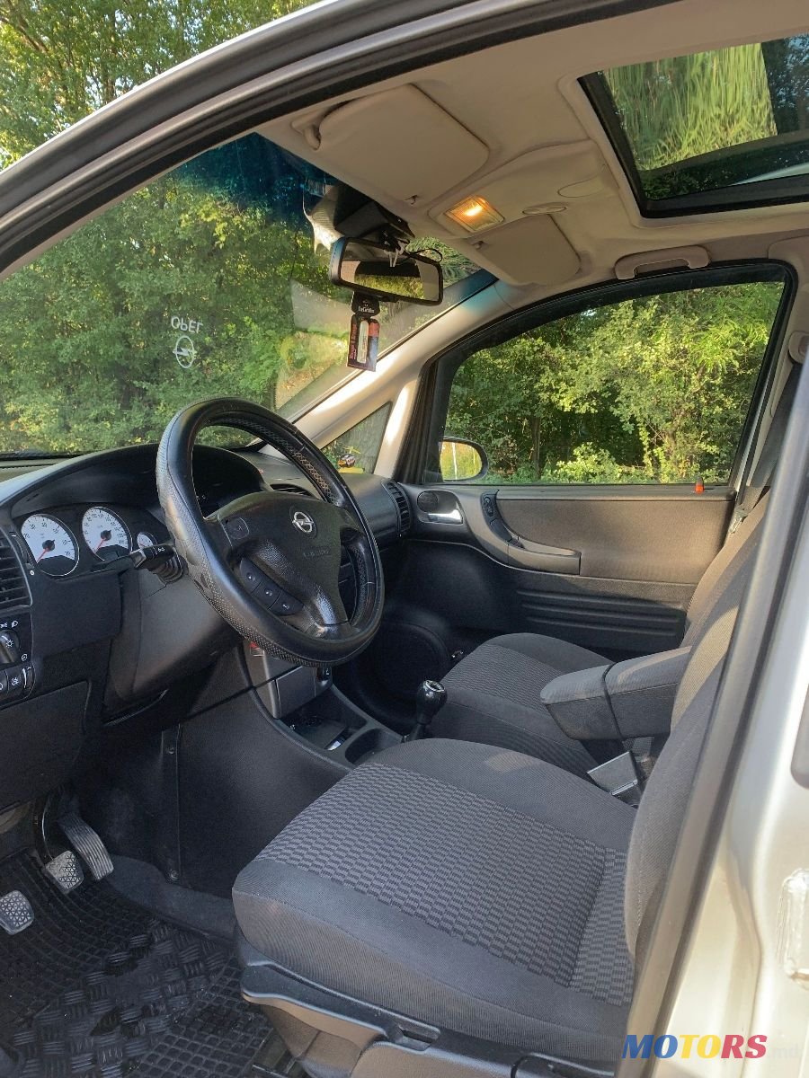 2004' Opel Zafira photo #5