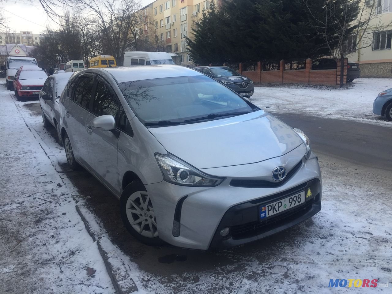 2015' Toyota Prius Plus photo #3