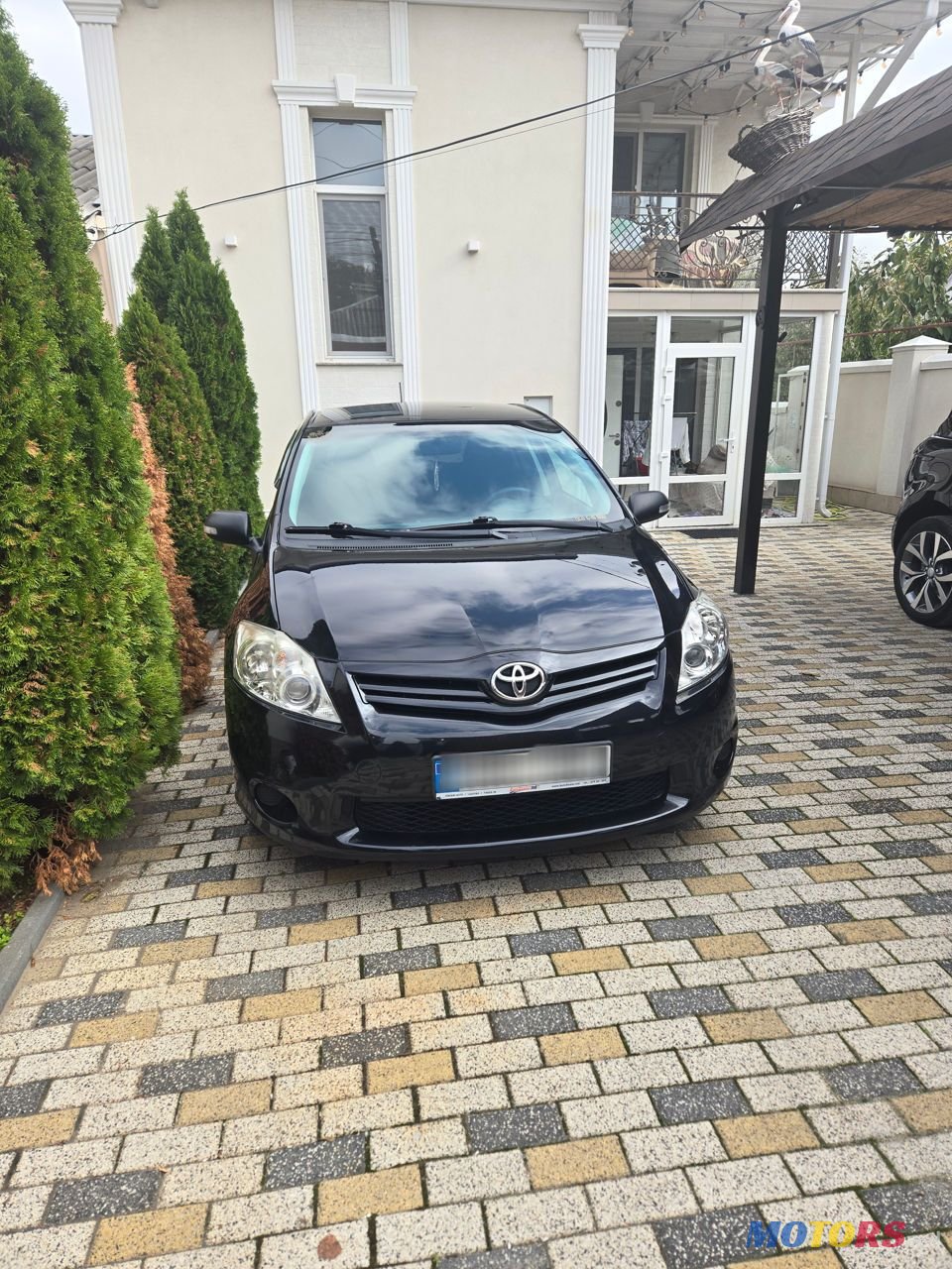 2011' Toyota Auris photo #3