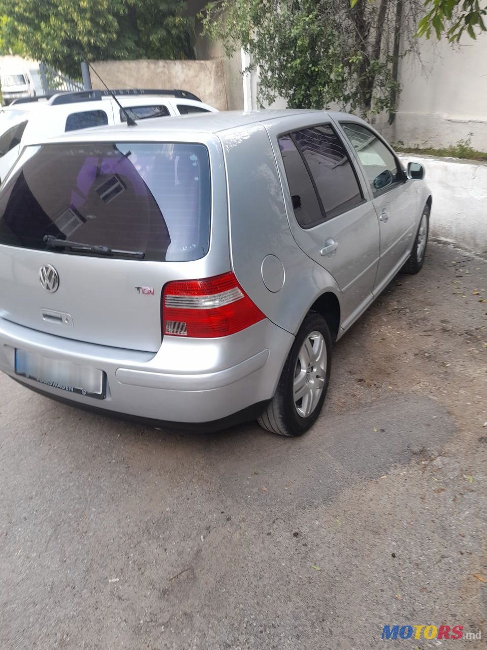 2002' Volkswagen Golf photo #2