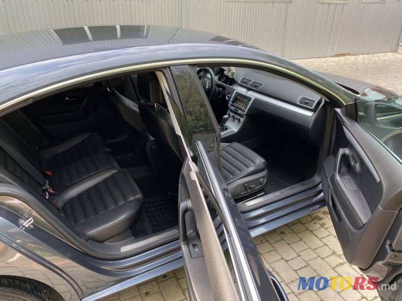 2013' Volkswagen Passat photo #3