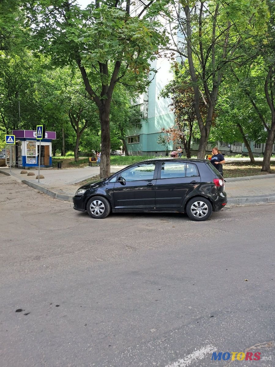 2005' Volkswagen Golf Plus photo #6