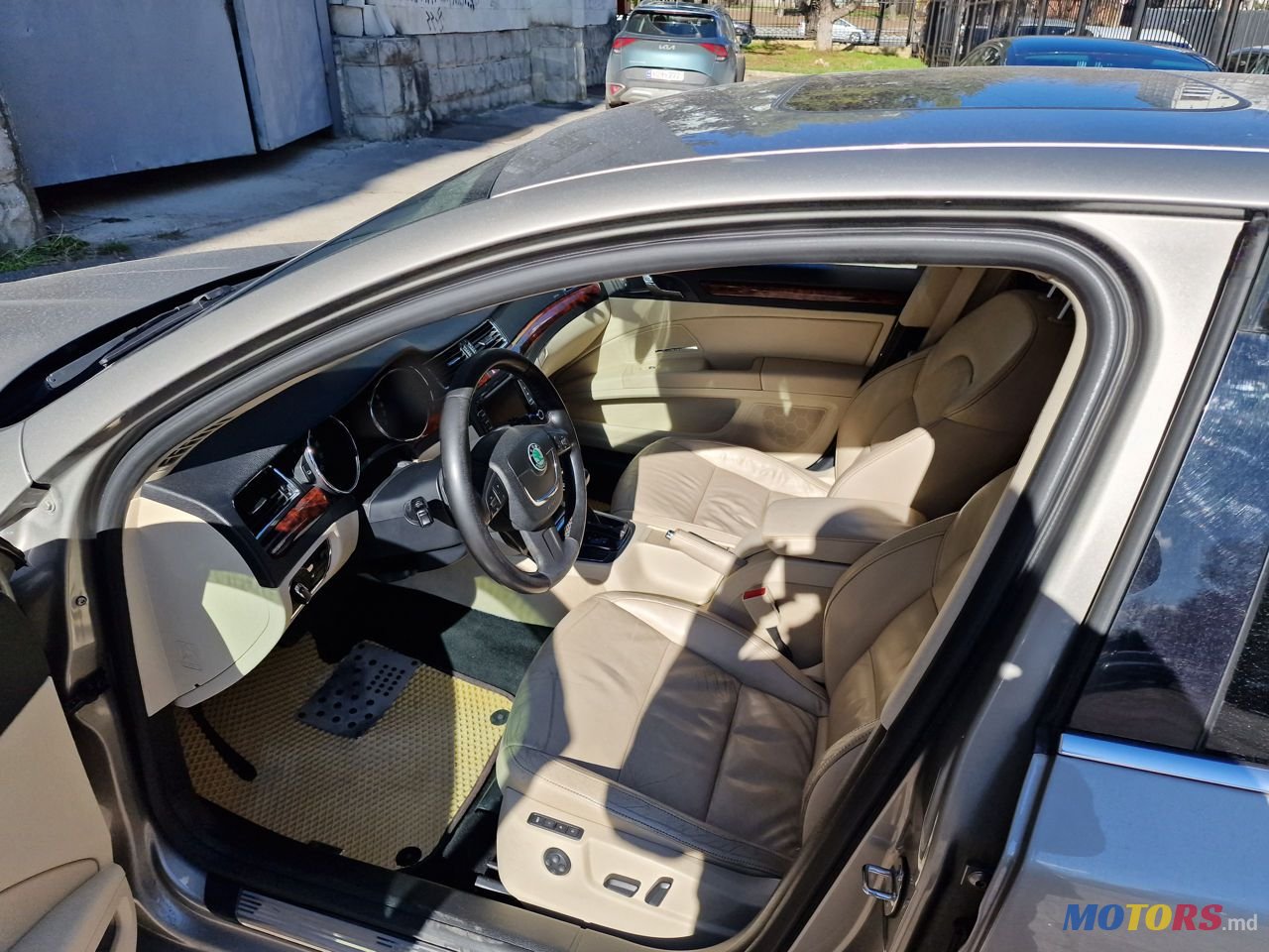 2010' Skoda Superb photo #5