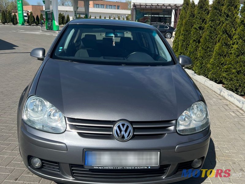 2005' Volkswagen Golf photo #1