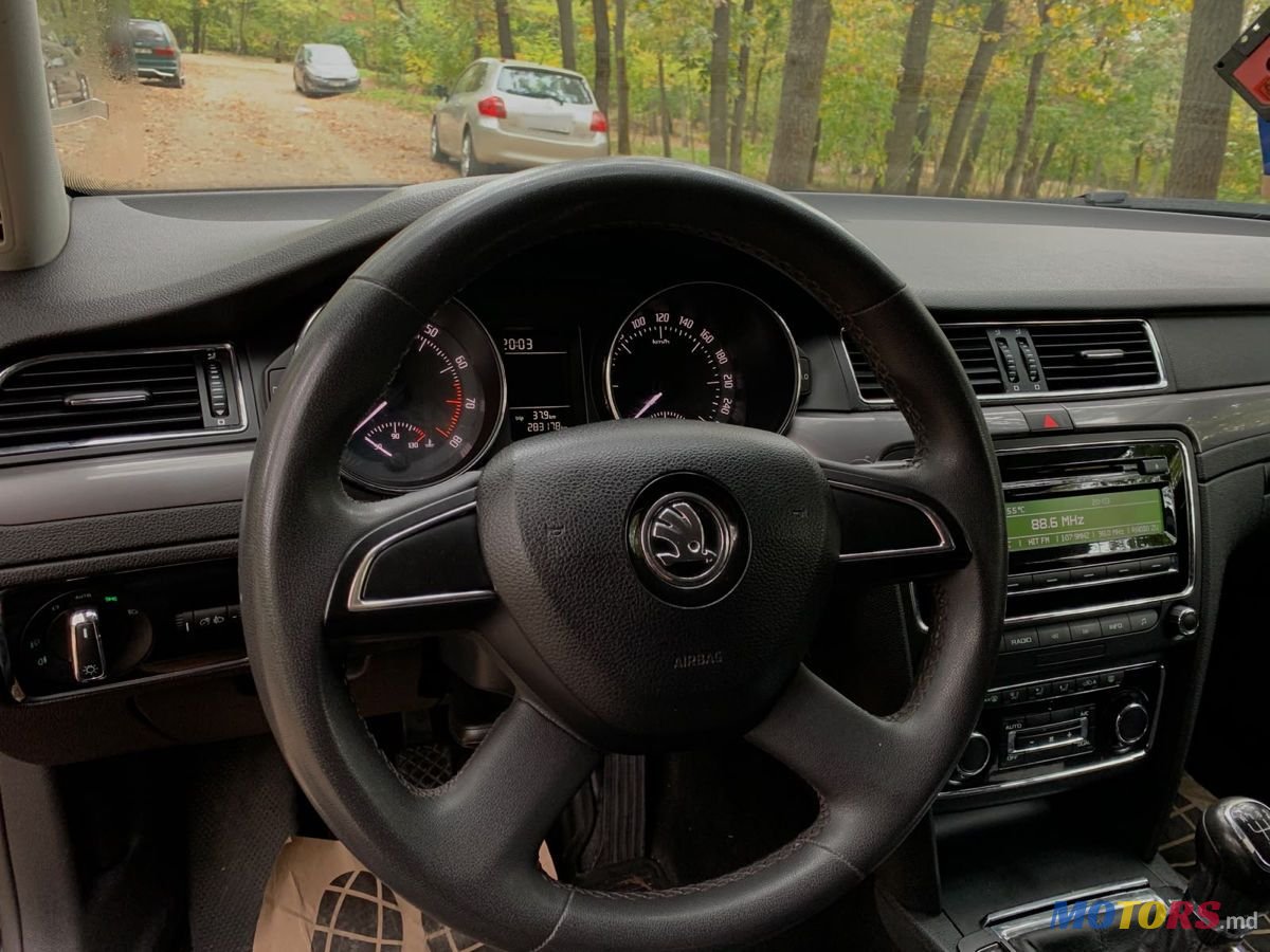 2013' Skoda Superb photo #6