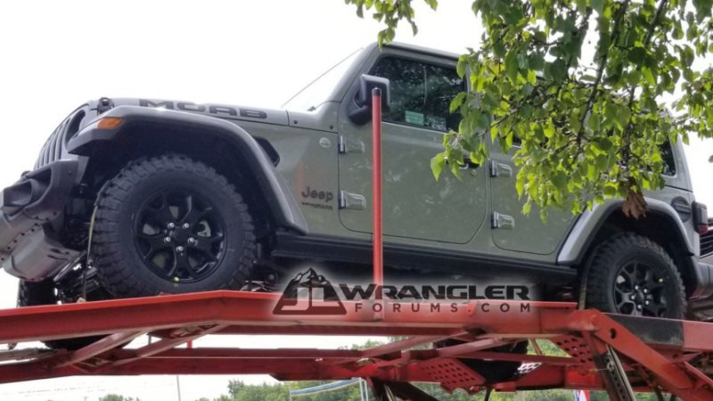 2019 Jeep Wrangler Moab spied near FCA headquarters?