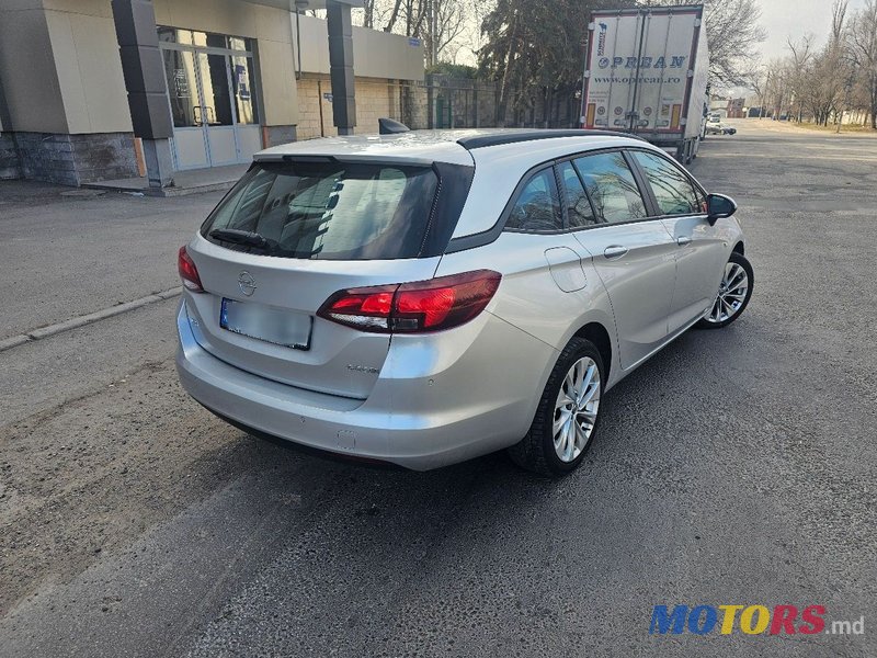 2016' Opel Astra photo #3