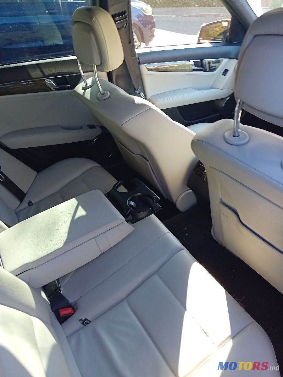 2010' Mercedes-Benz C-Class photo #6