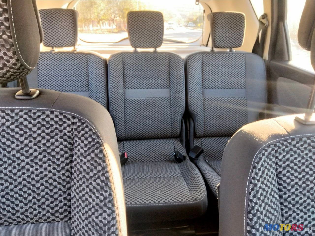 2011' Renault Scenic photo #4