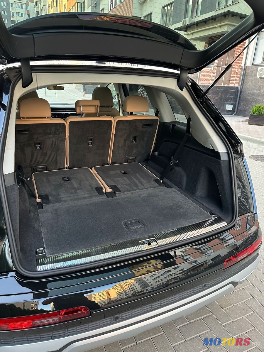 2023' Audi Q7 photo #6