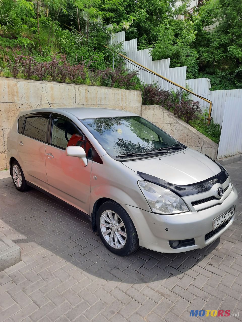 2006' Toyota Corolla Verso photo #1