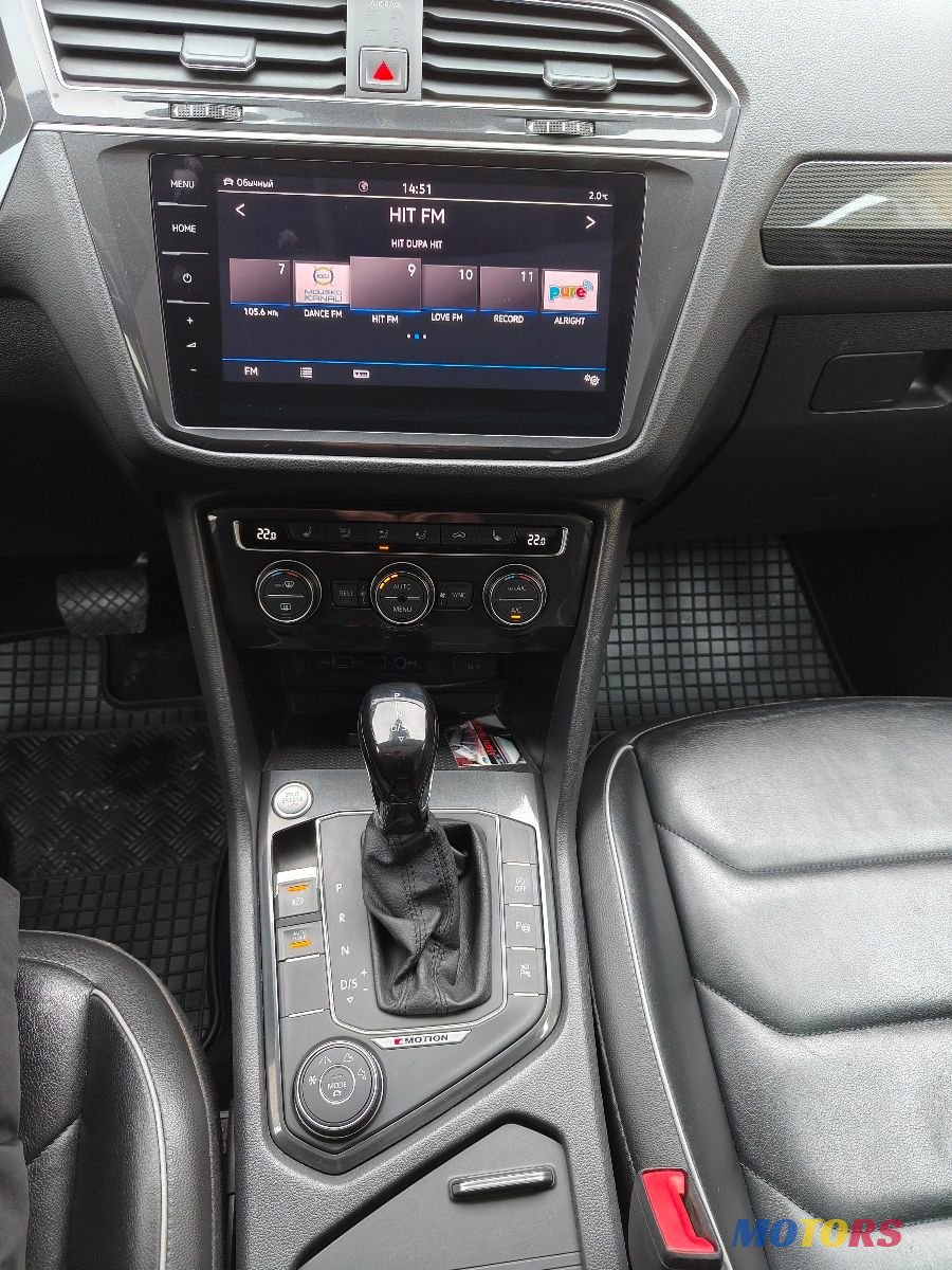 2018' Volkswagen Tiguan photo #5