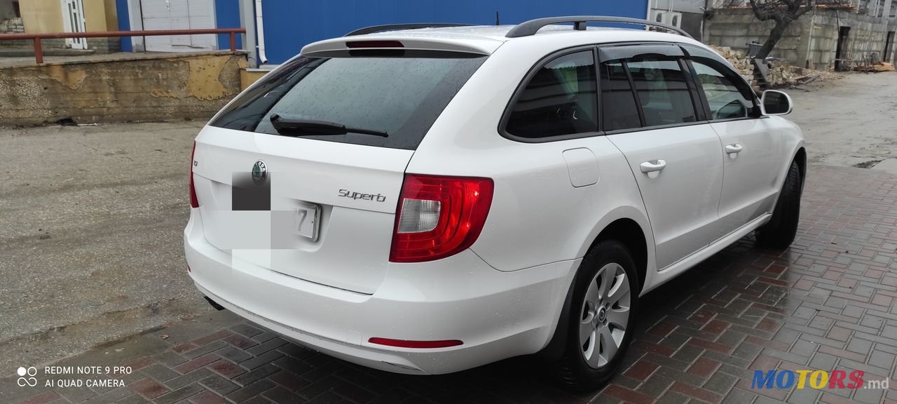 2011' Skoda Superb photo #2