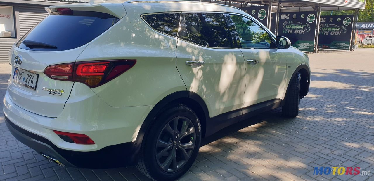 2016' Hyundai Santa Fe photo #3