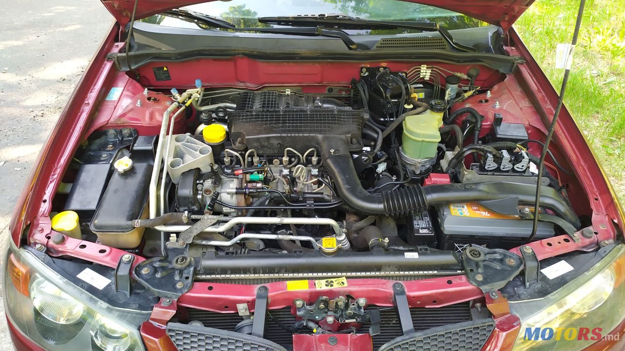 2005' Nissan Almera photo #5