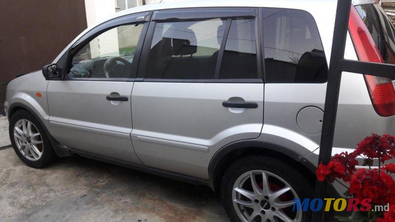 2003' Ford Fusion photo #3