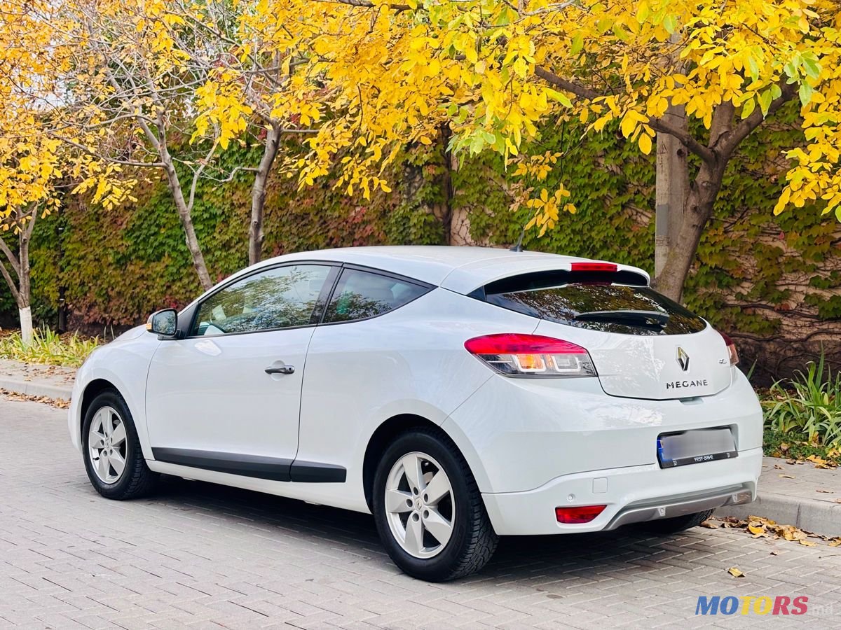 2010' Renault Megane photo #2