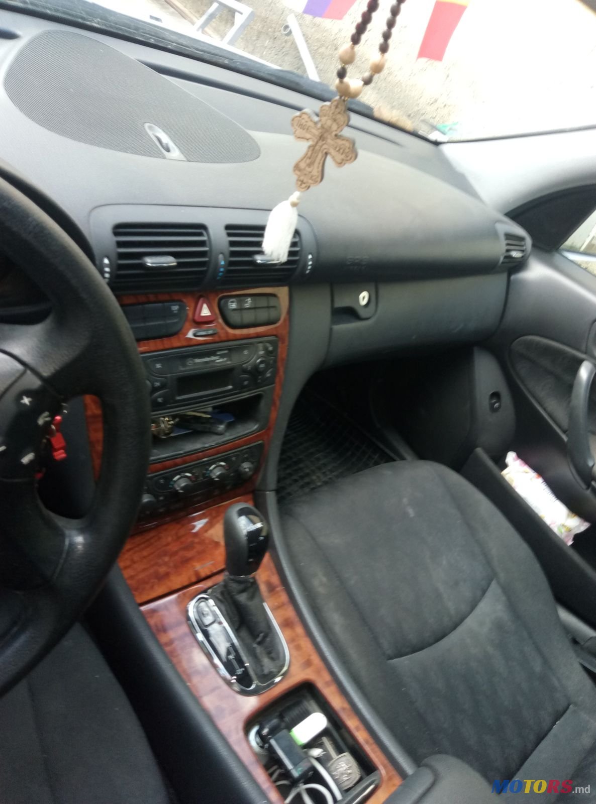 2001' Mercedes-Benz C-Class 220 photo #1