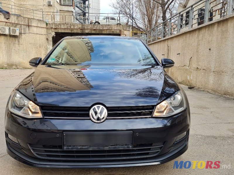 2016' Volkswagen Golf photo #2