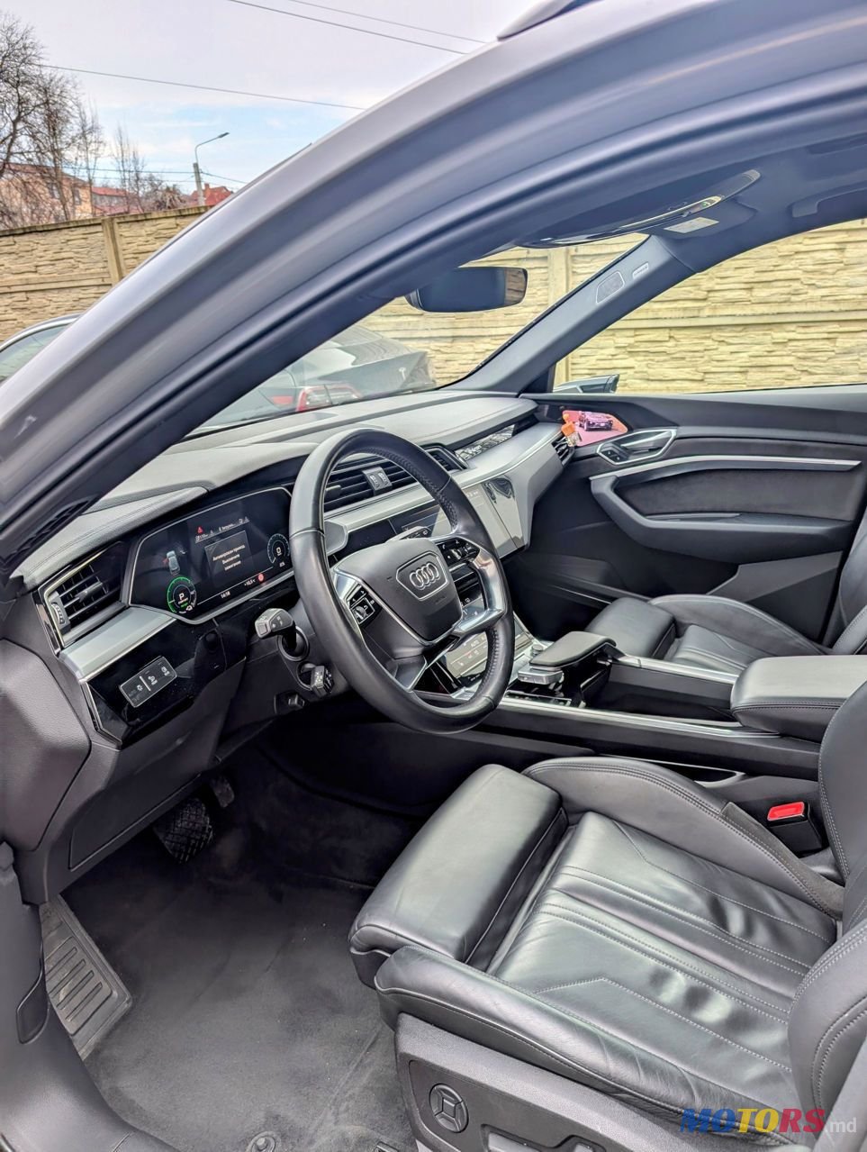 2018' Audi e-tron Sportback photo #2