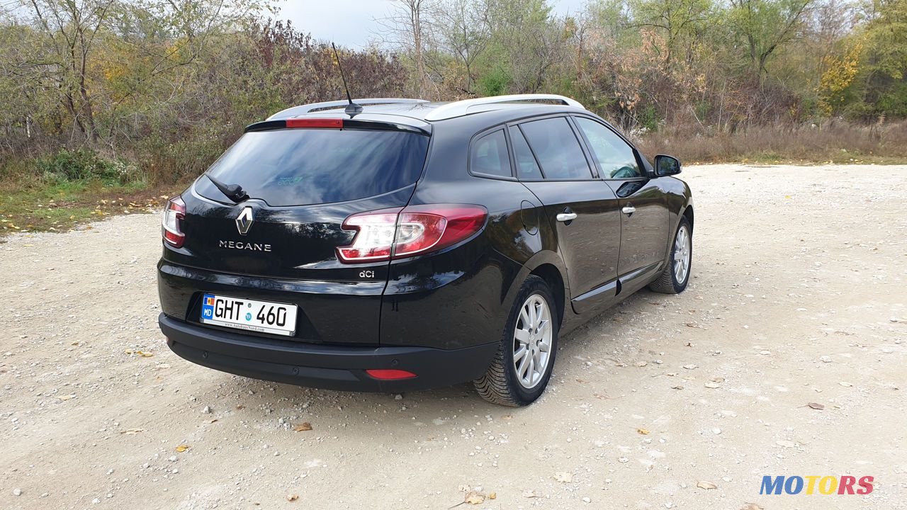2012' Renault Megane photo #3