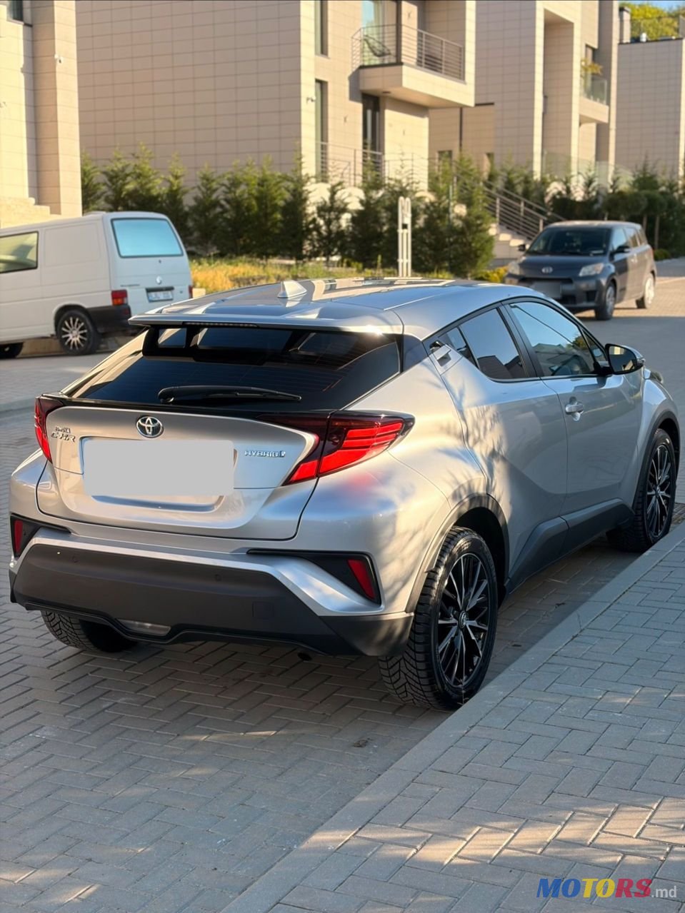 2023' Toyota C-HR photo #2