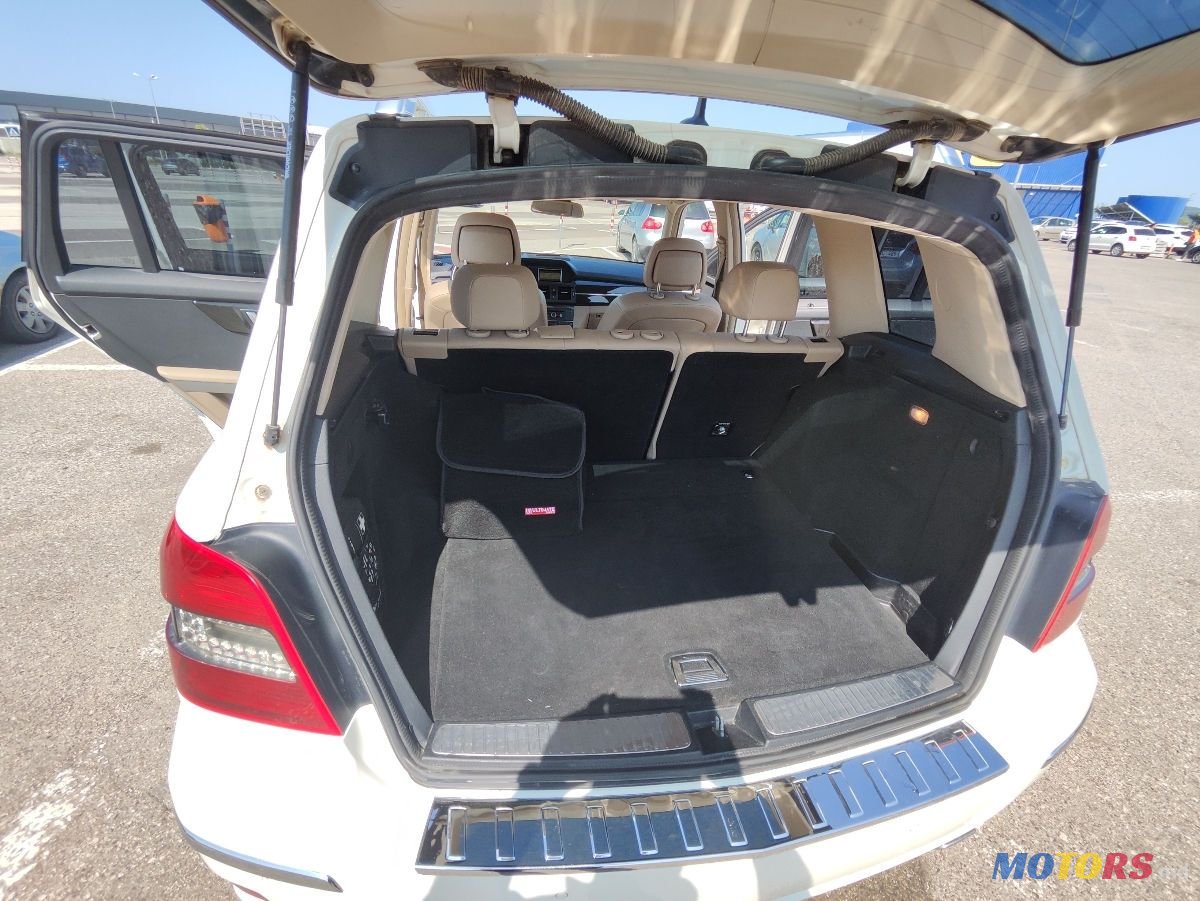 2011' Mercedes-Benz GLK-Class photo #5