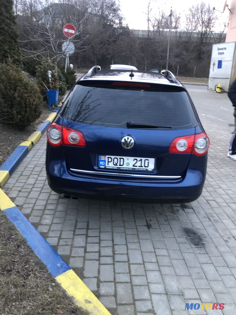 2006' Volkswagen Passat photo #3