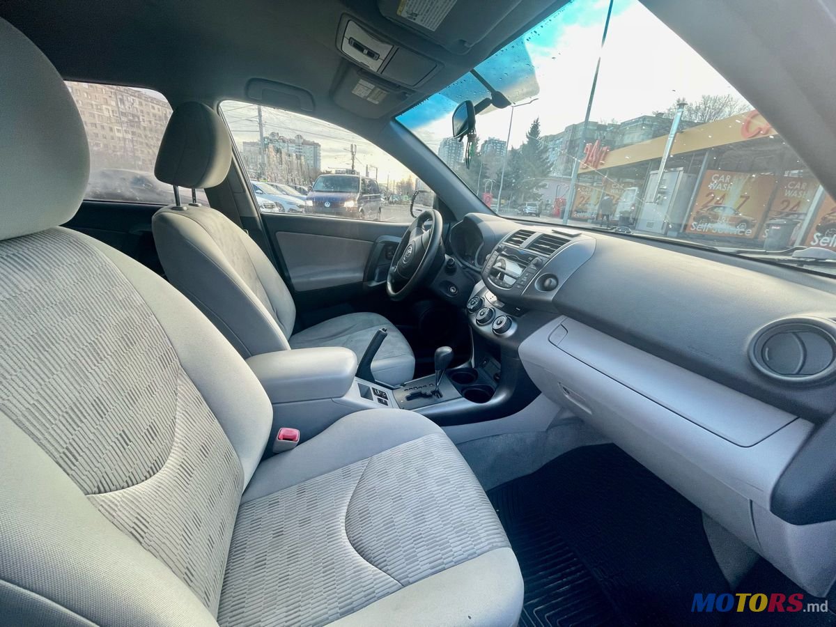 2010' Toyota RAV4 photo #5