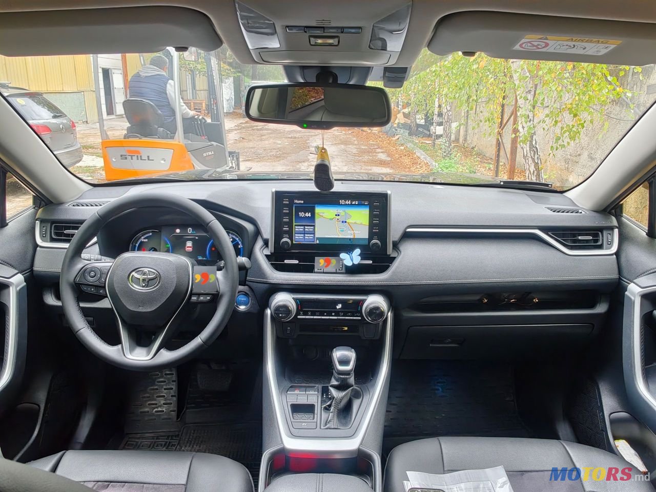 2021' Toyota RAV4 photo #2