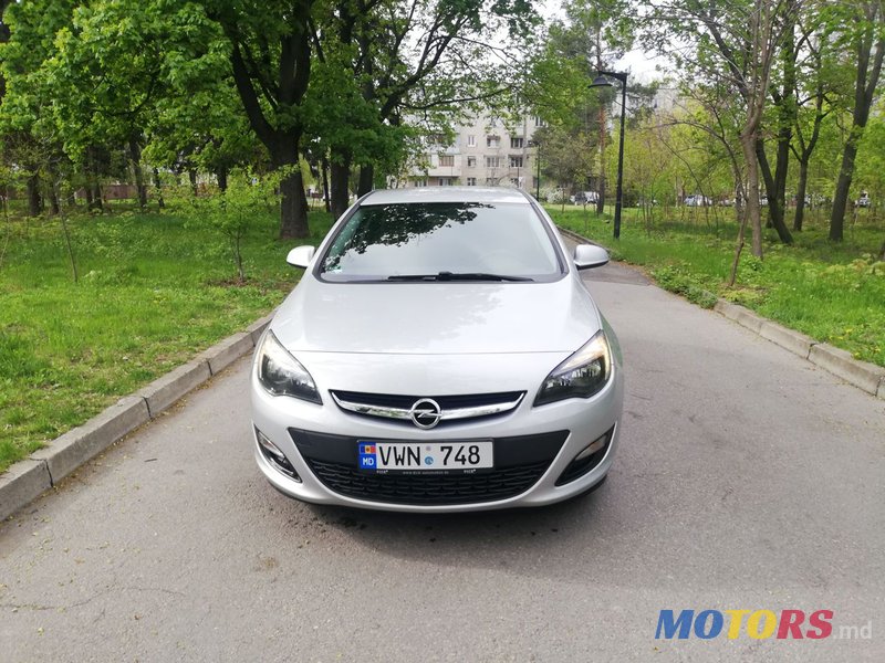 2013' Opel Astra photo #1