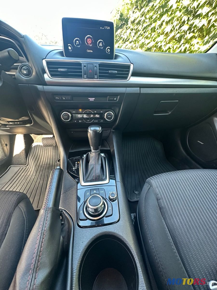 2015' Mazda 3 photo #4