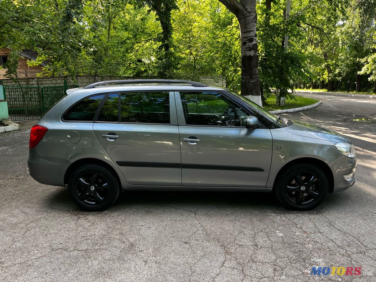 2012' Skoda Fabia photo #6