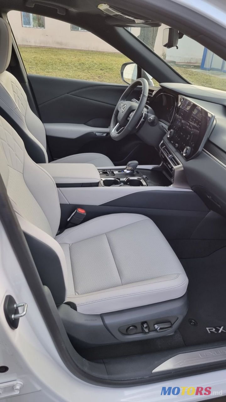 2023' Lexus Rx Series photo #4