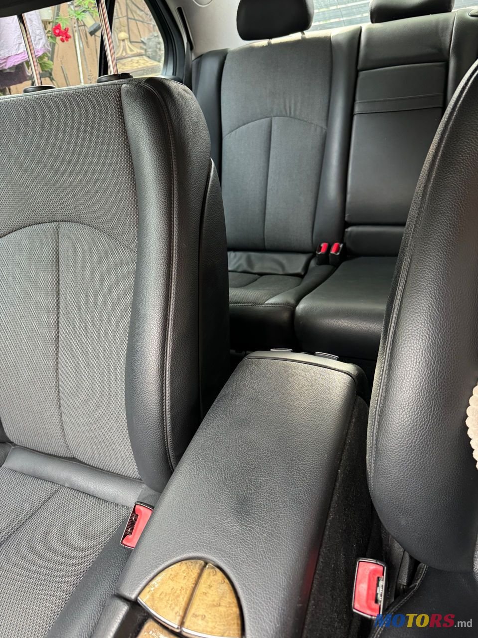 2009' Mercedes-Benz E-Class photo #6