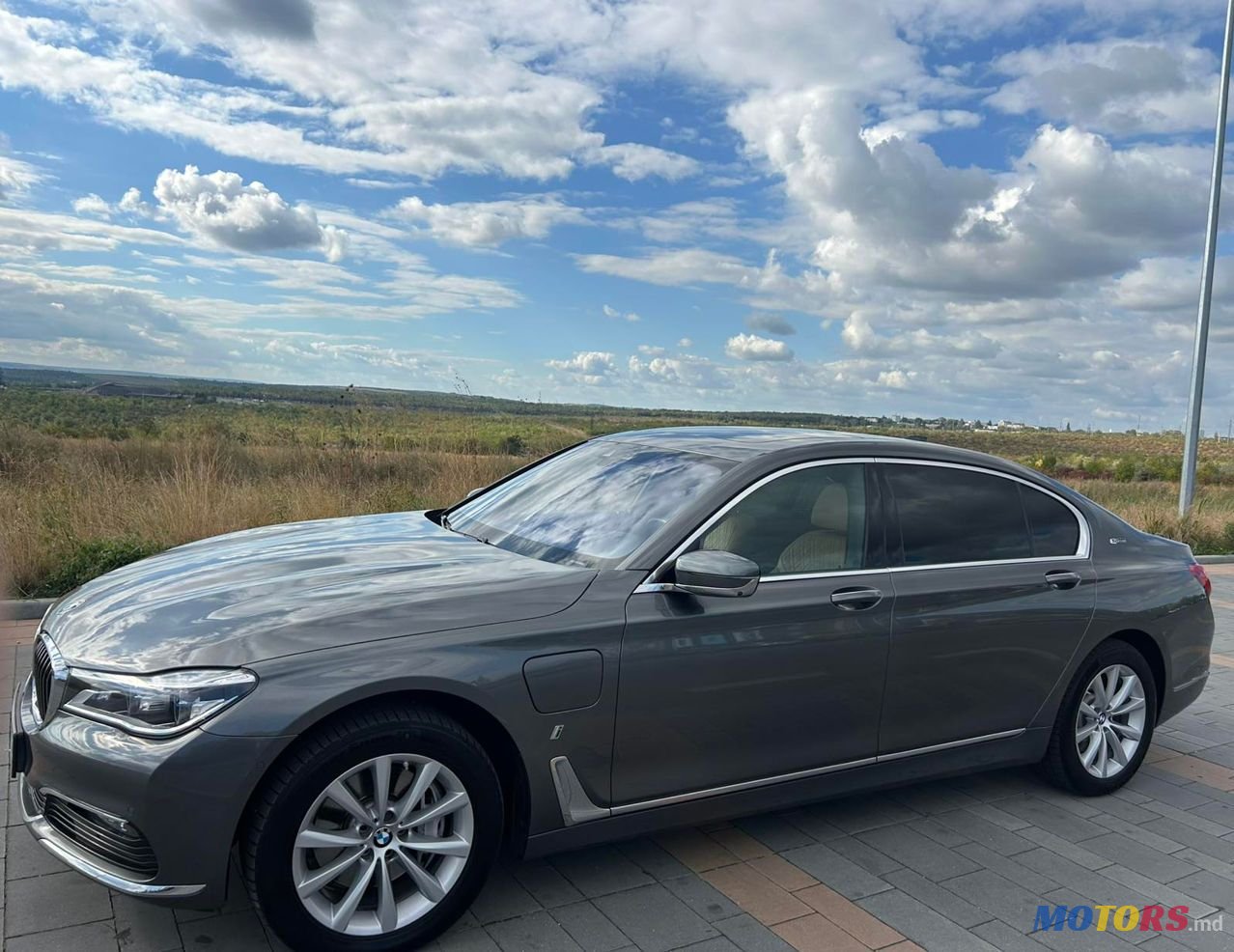 2017' BMW 7 Series photo #1