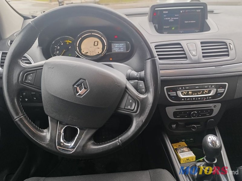 2015' Renault Megane photo #2