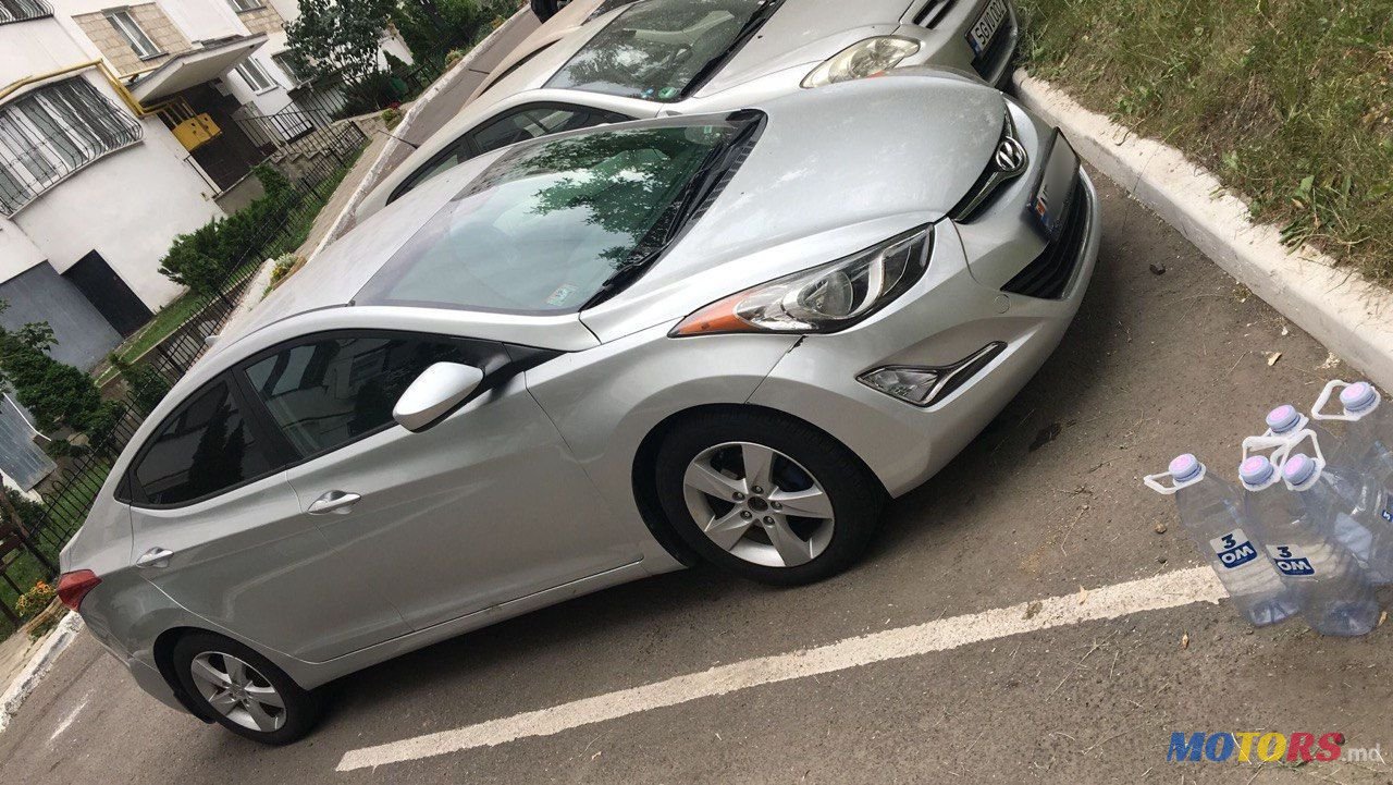 2013' Hyundai Elantra photo #2