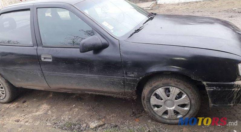 1991' Opel Vectra photo #1