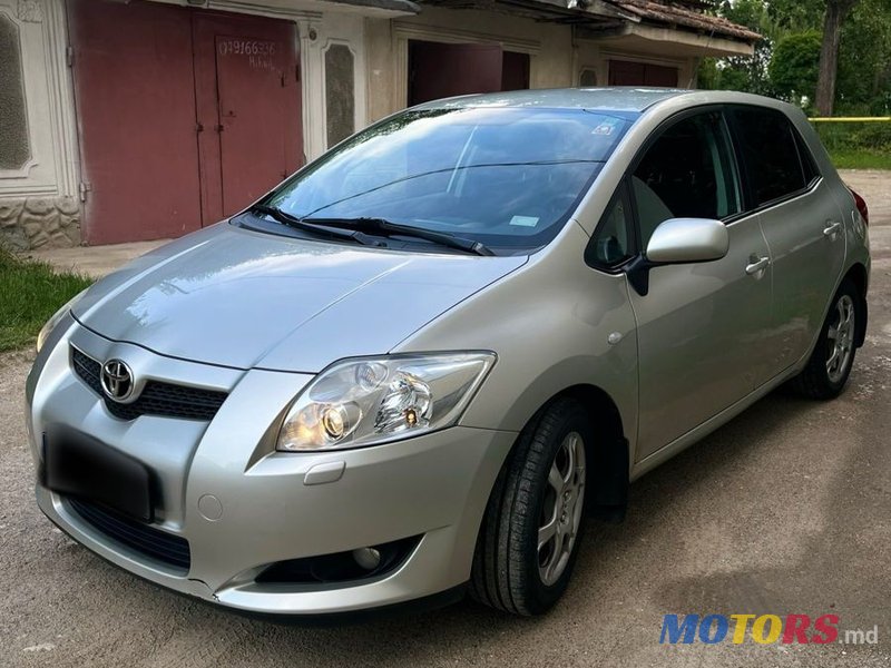 2008' Toyota Auris photo #2