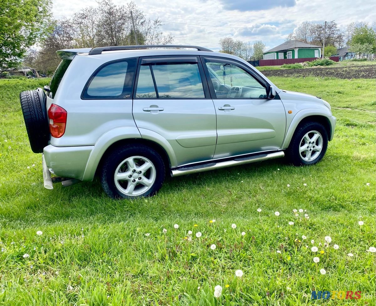 2002' Toyota RAV4 photo #4