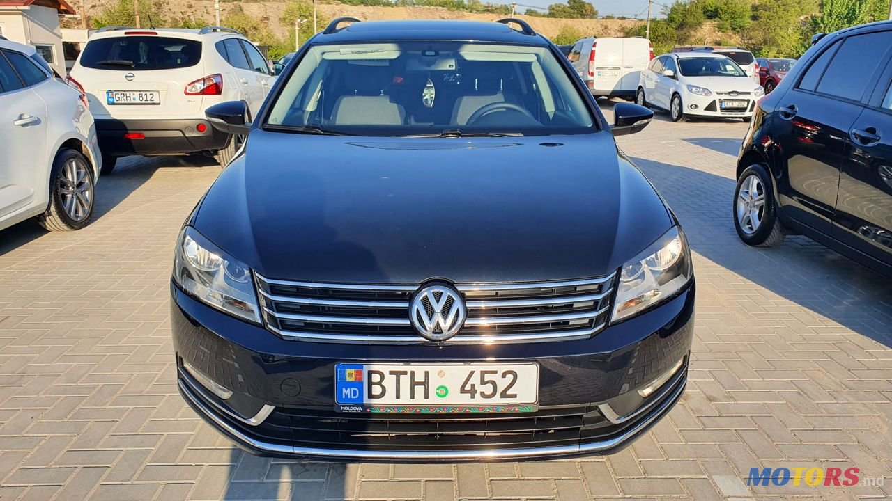 2013' Volkswagen Passat photo #2