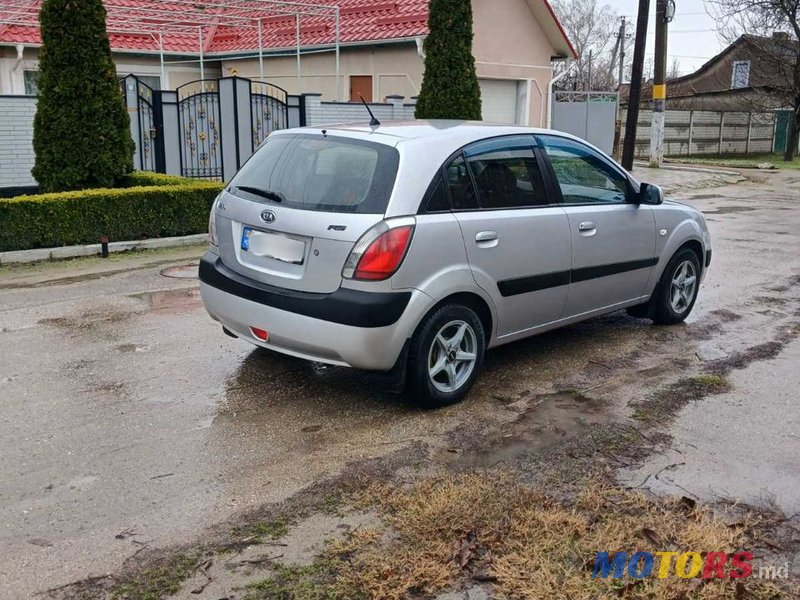 2005' Kia Rio photo #4