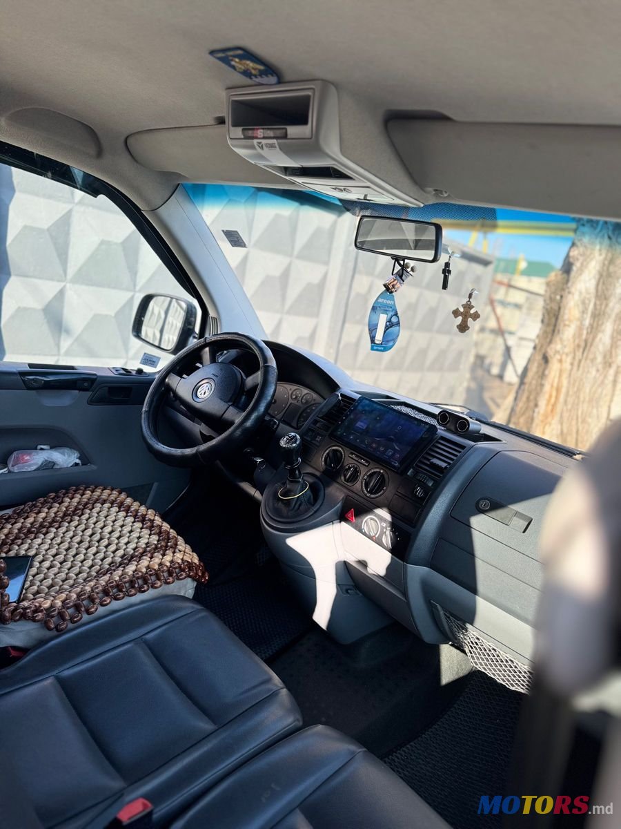 2007' Volkswagen Transporter photo #6