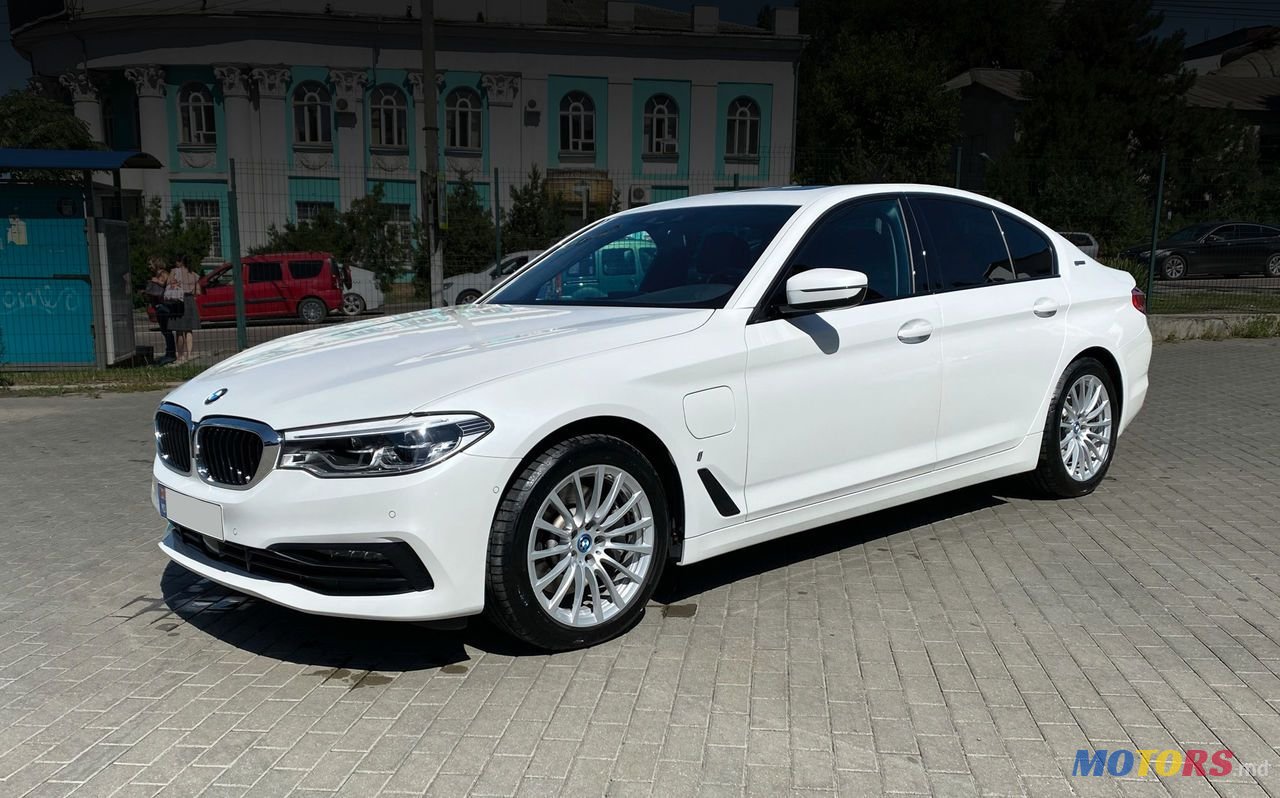 2018' BMW 5 Series photo #1